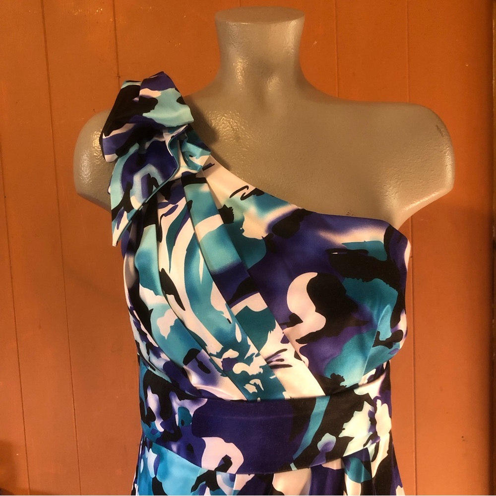 Bisou Bisou One Shoulder Floral Dress 10 - Picture 5 of 9